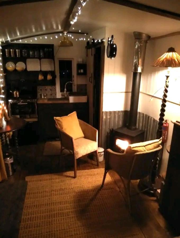 Treguth Glamping Unique Experience - Themed Huts Hotel Saint Day Kültér fotó