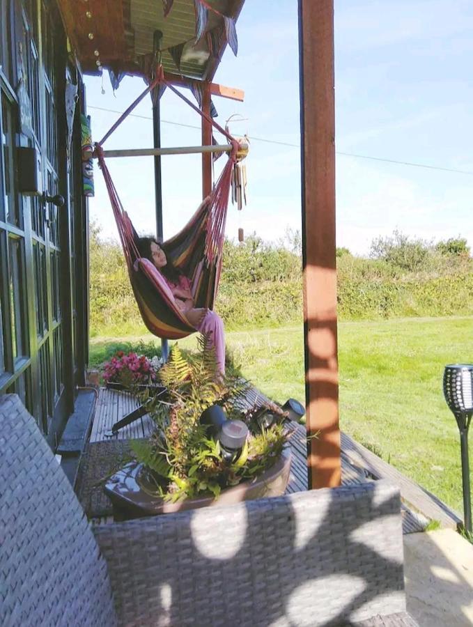 Treguth Glamping Unique Experience - Themed Huts Hotel Saint Day Kültér fotó